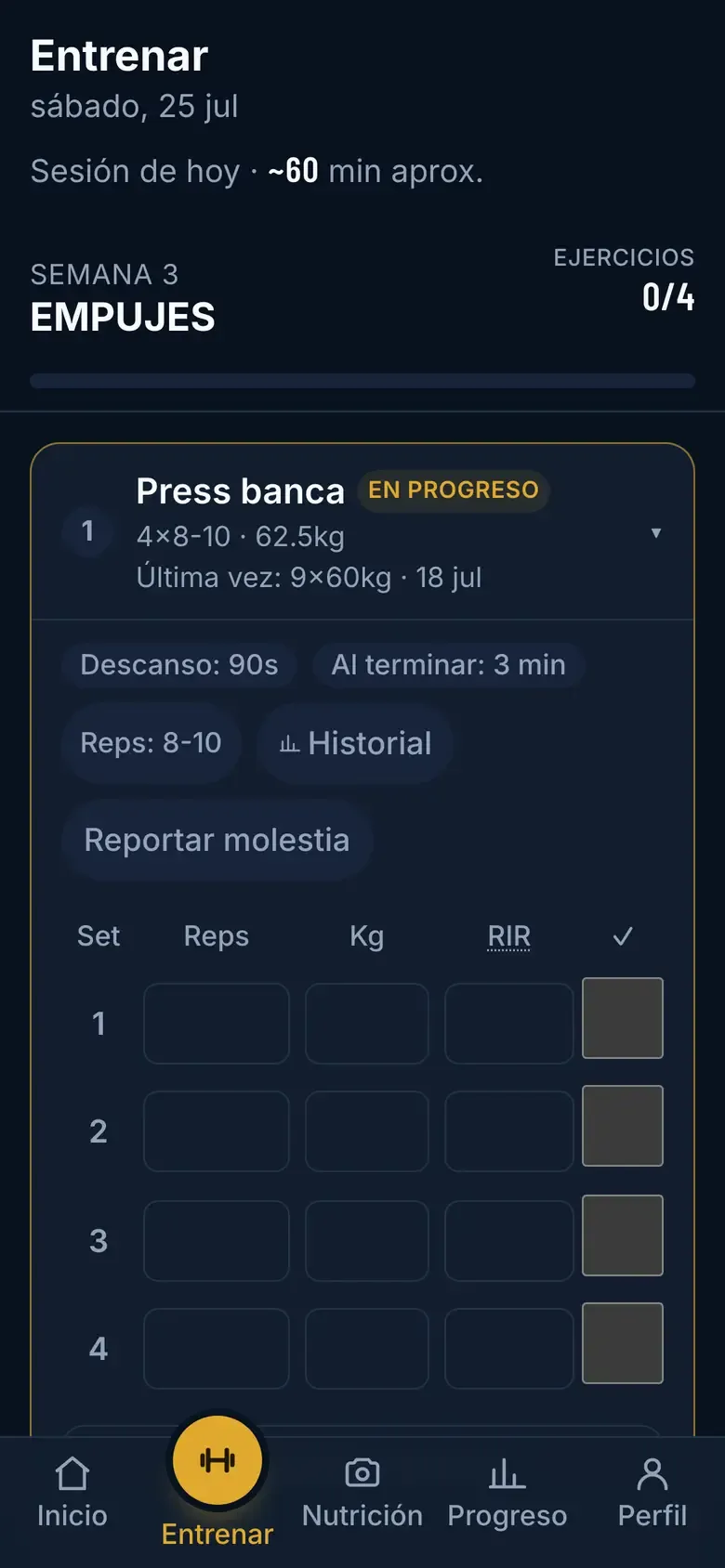 Press banca abierto: 4×8-10 con 62.5 kg sugerido, última vez 9×60 kg y tabla de series con Reps, Kg, RIR y casilla