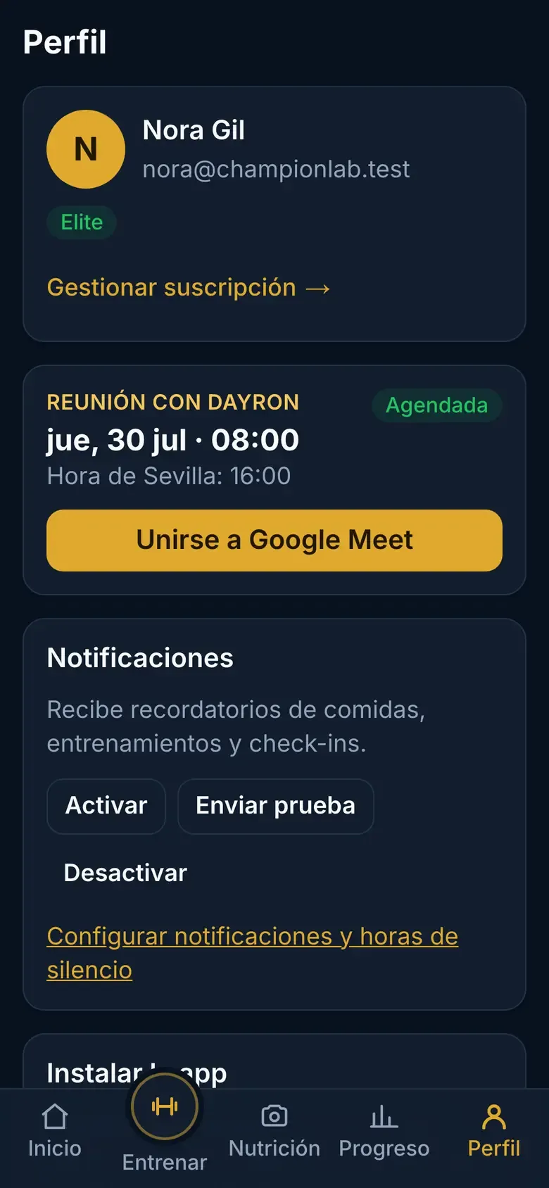 Tarjeta Reunión con Dayron del perfil con la reunión agendada, la hora de Sevilla y el botón Unirse a Google Meet