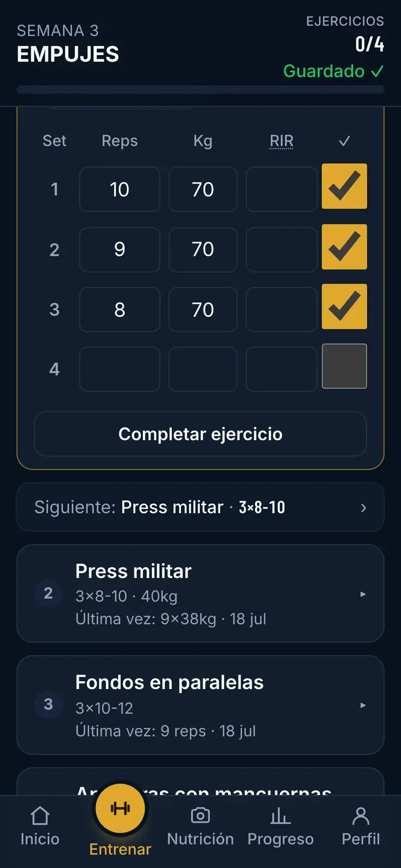 Botón «Completar ejercicio» en la tarjeta de Press banca con las series registradas